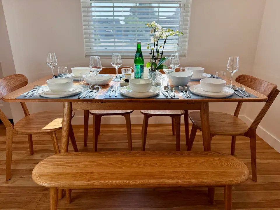 Expandable dining table set for six