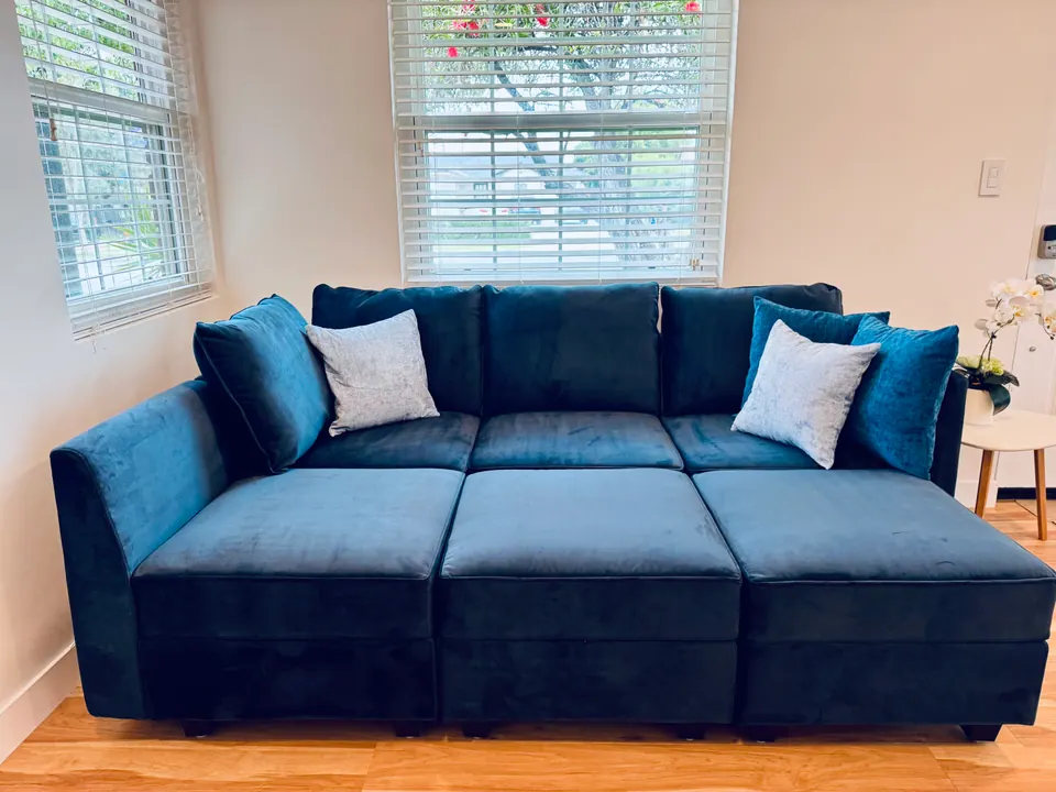 Rearrangeable modular sofa