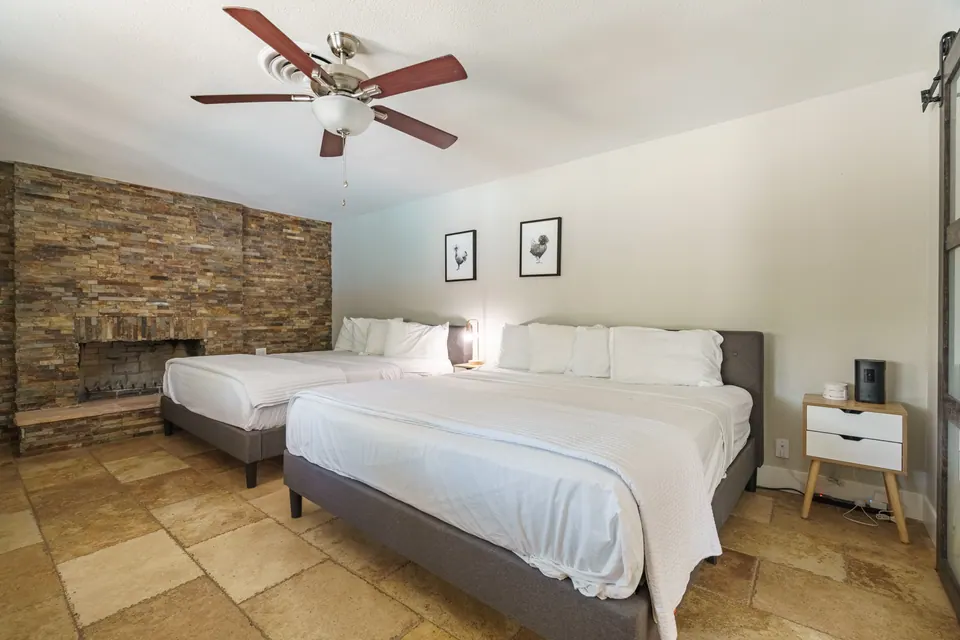 Bedroom 4 with two beds